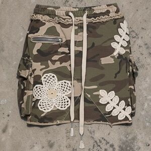 POL Camo Skirt with White Floral Crochet 🌸BRAND NEW
